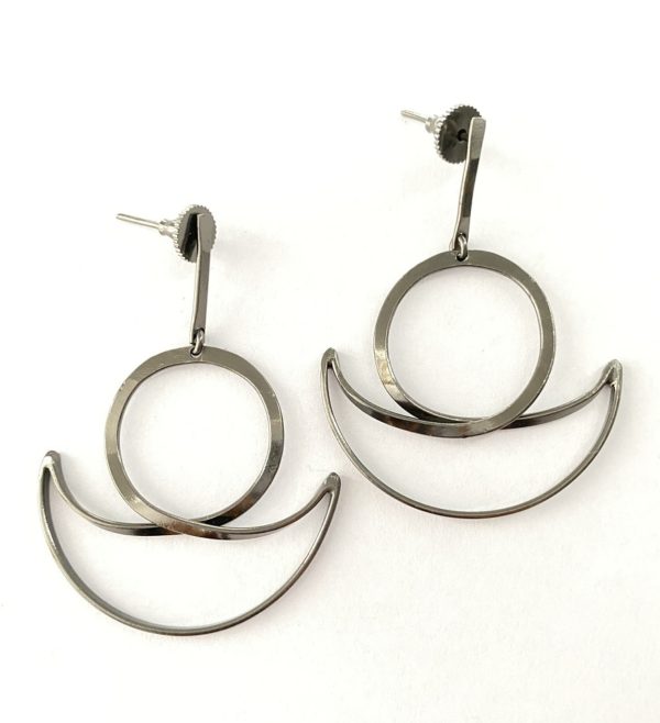 Hiratekinternational Earring