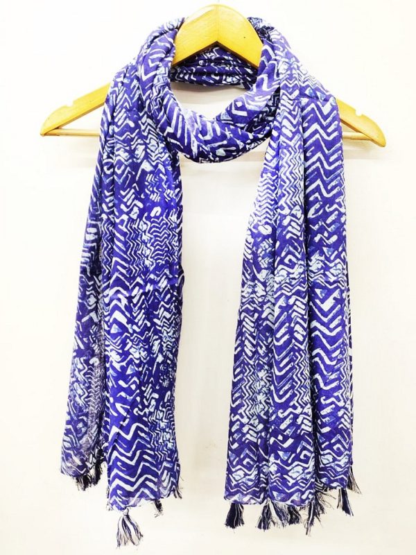 Hiratekinternational scarf