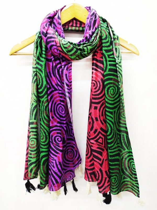 Hiratekinternational scarf