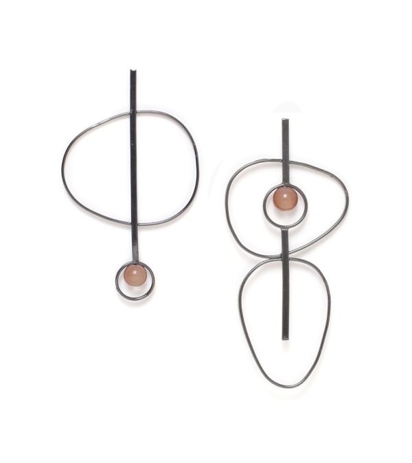 Hiratekinternational artificial earrings